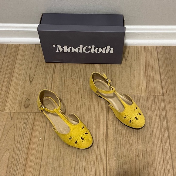 ModCloth Yellow The Zest Is History T-Strap Flats - Size 6 - Picture 14 of 16